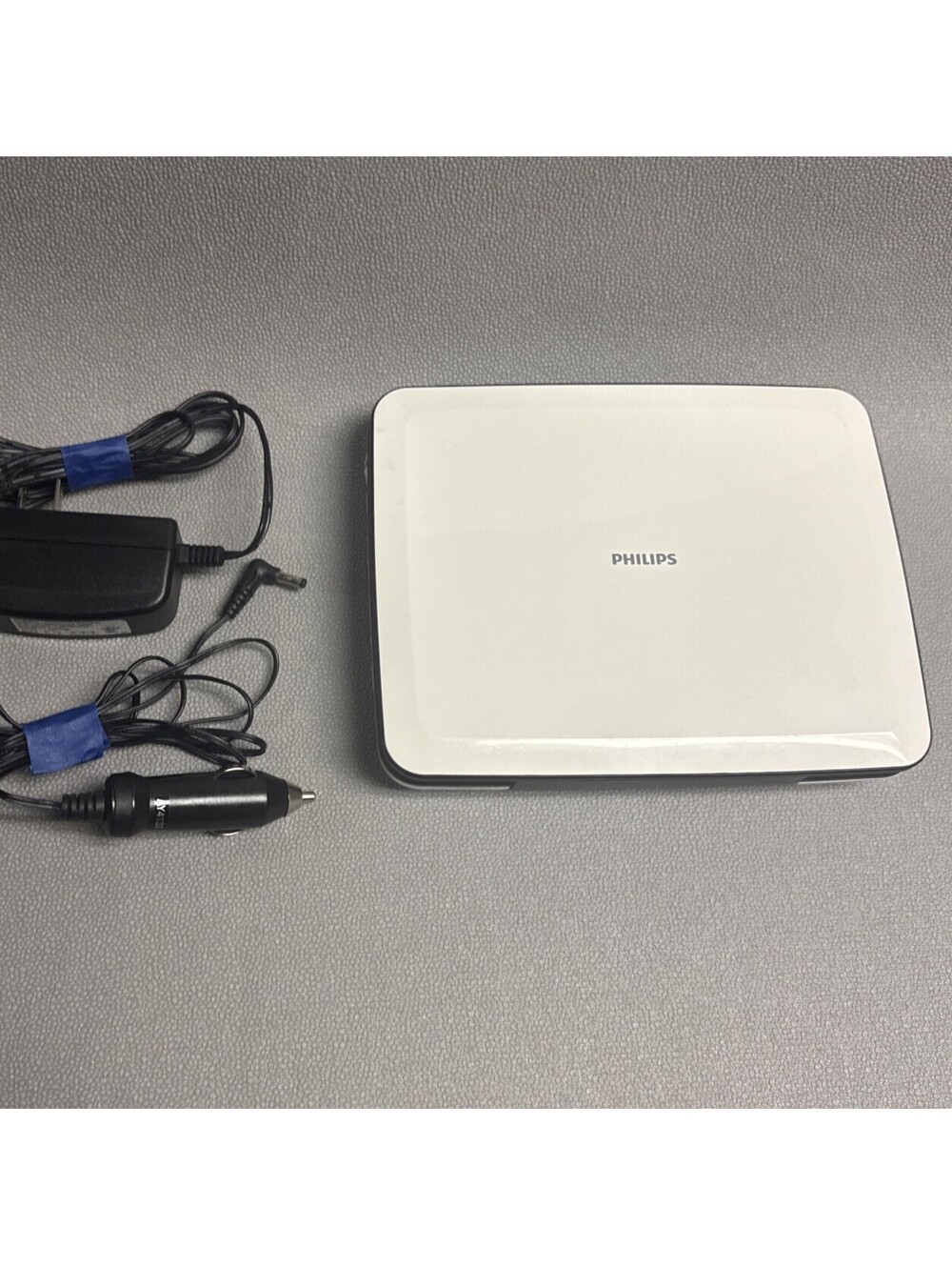 Philips Portable DVD Player PET741W/17 Tested works w/ Wall & 12v Charger White